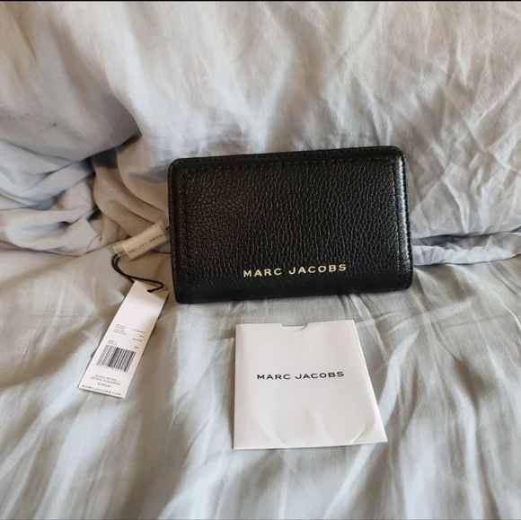 Marc Jacobs Black Leather Wallet - Picture 2 of 12